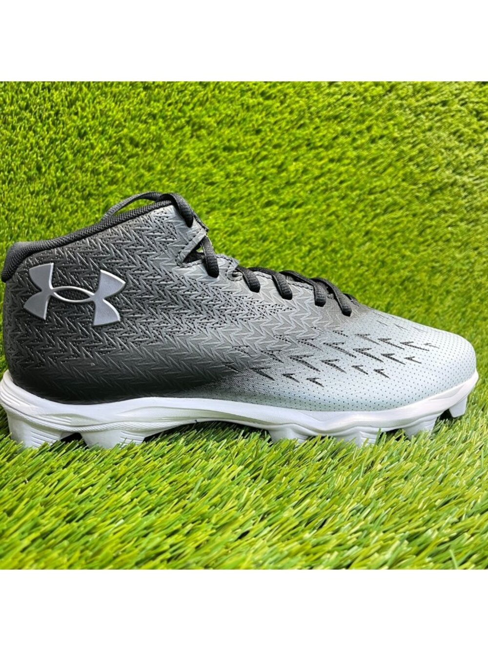 Under Armour Spotlight Fran RM 4.0 Mens Size 10 Black White Football Cleats